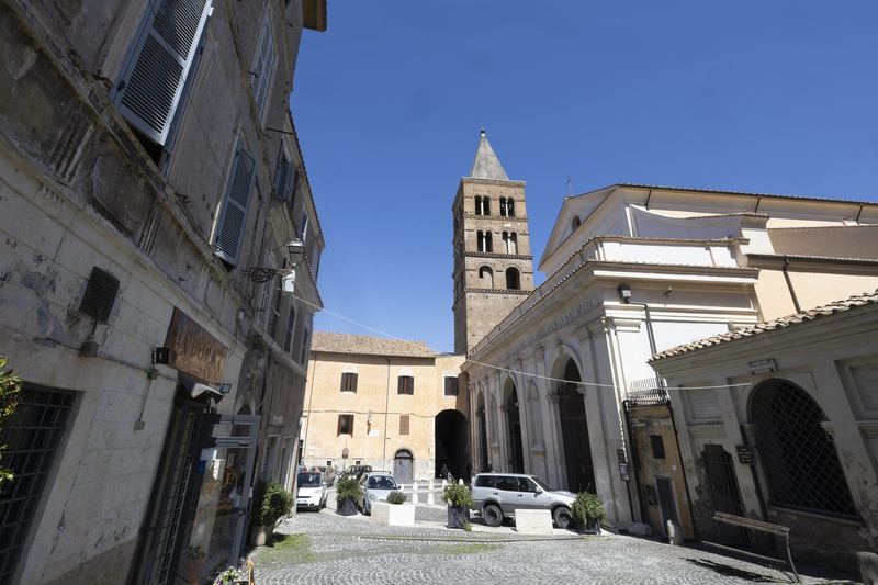 Piazza del Duomo, Tivoli